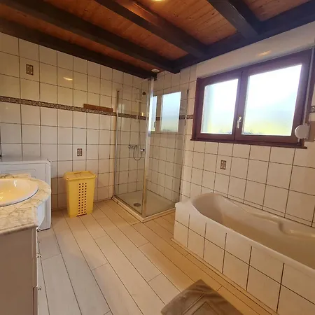 Дом отдыха Confortable A - 3 Chambres, Terrasse, Proche La Bresse - Fr-1-589-42 *